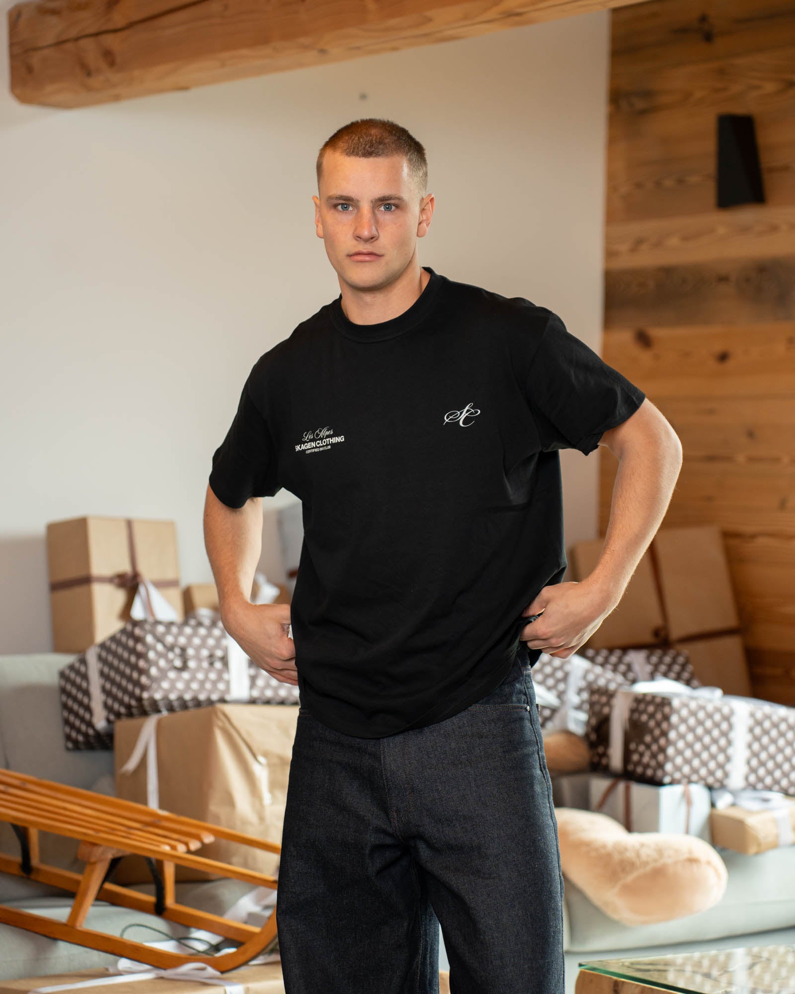 Chalet Teddy bear T-shirt Black