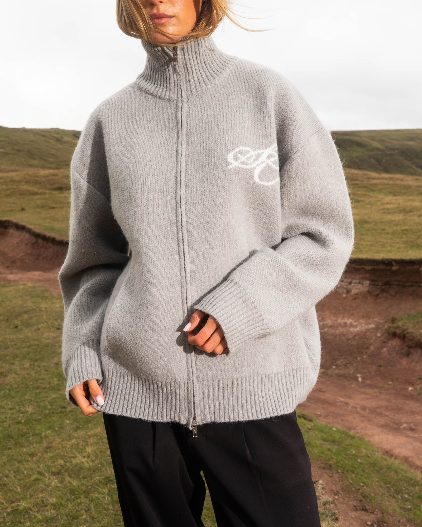 Full-zip sweater light gray