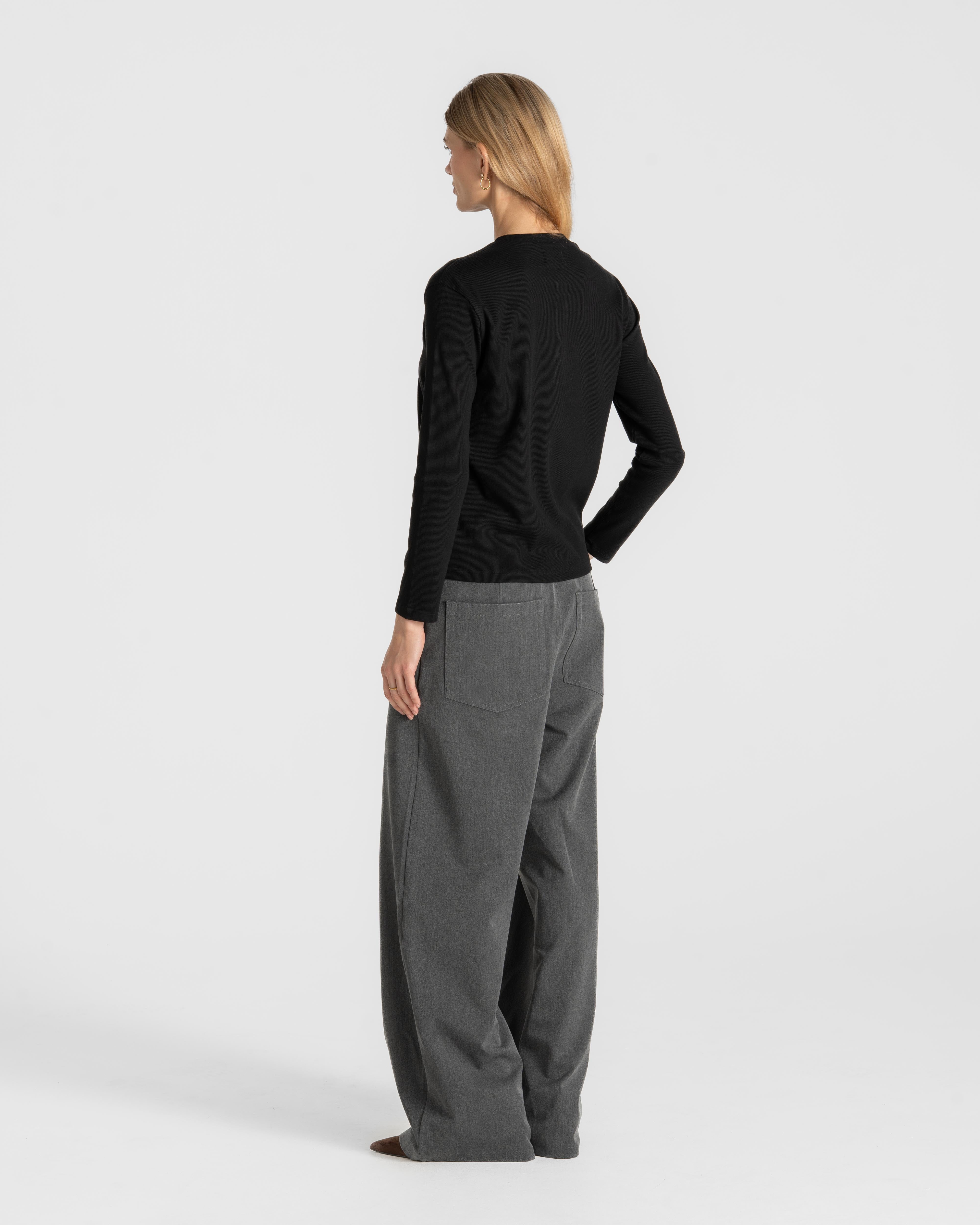 Henley Long Sleeve Black Dame
