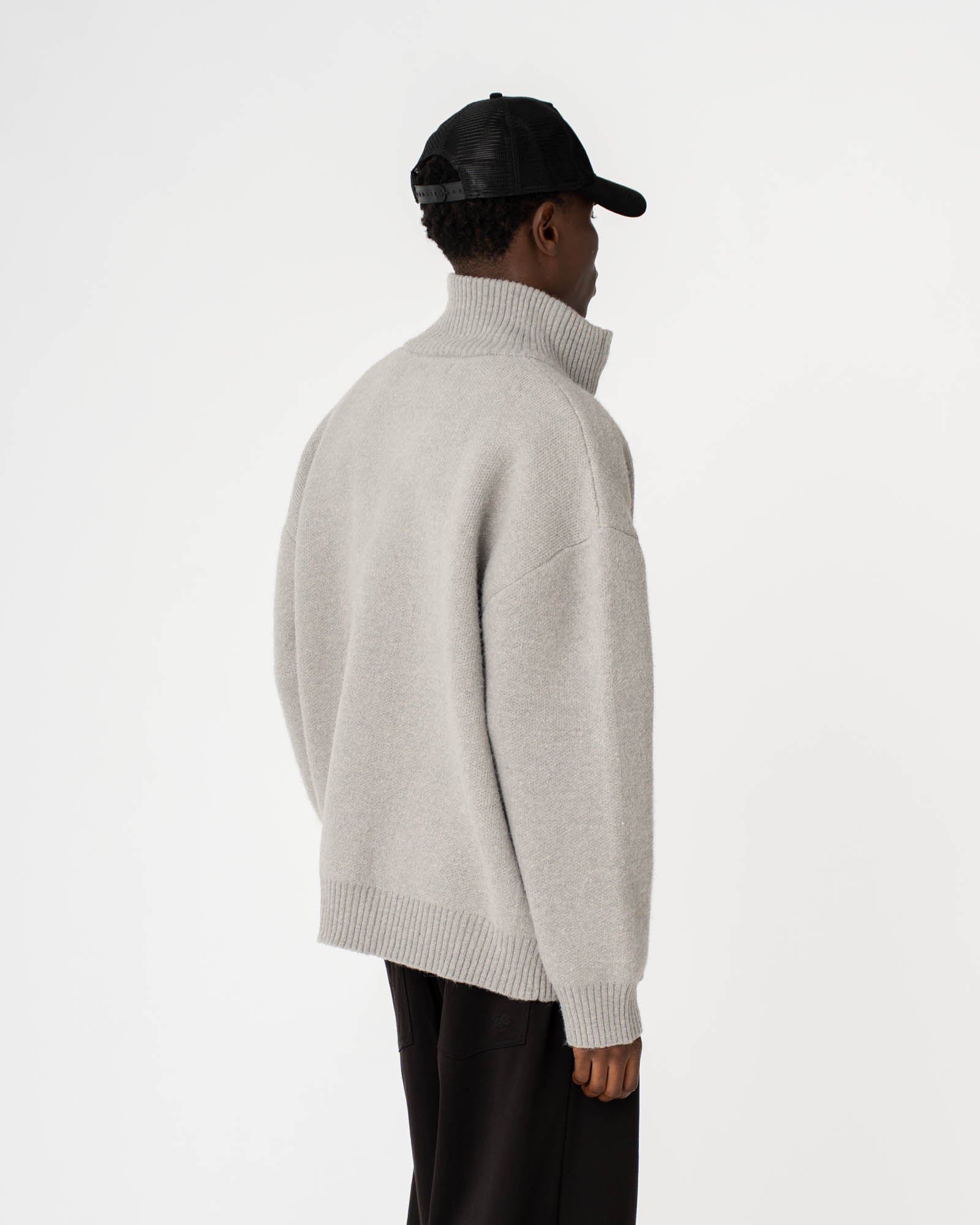 Full-zip sweater light gray